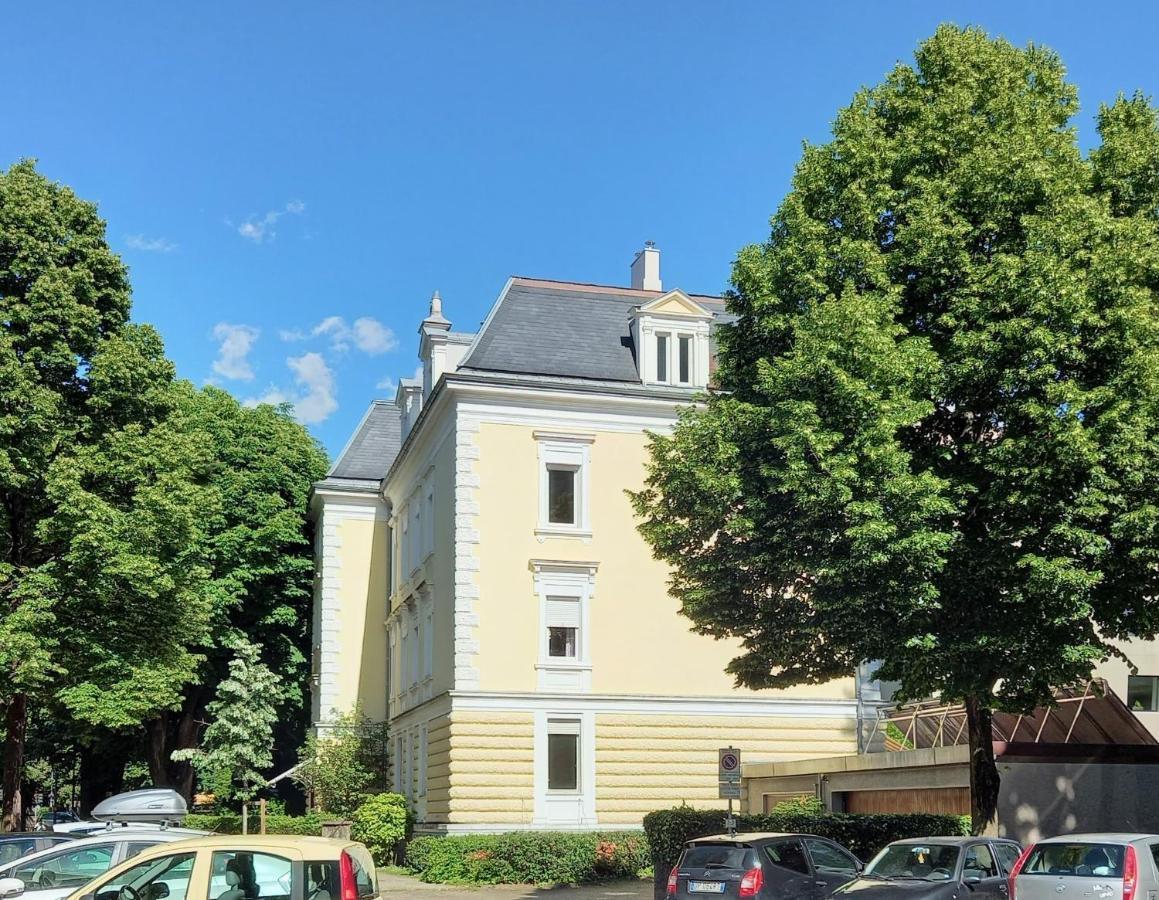 5-Zimmer-Appartement In Historischer Privatvilla, Meran Zentrum, Kostenloser Parkplatz Bagian luar foto