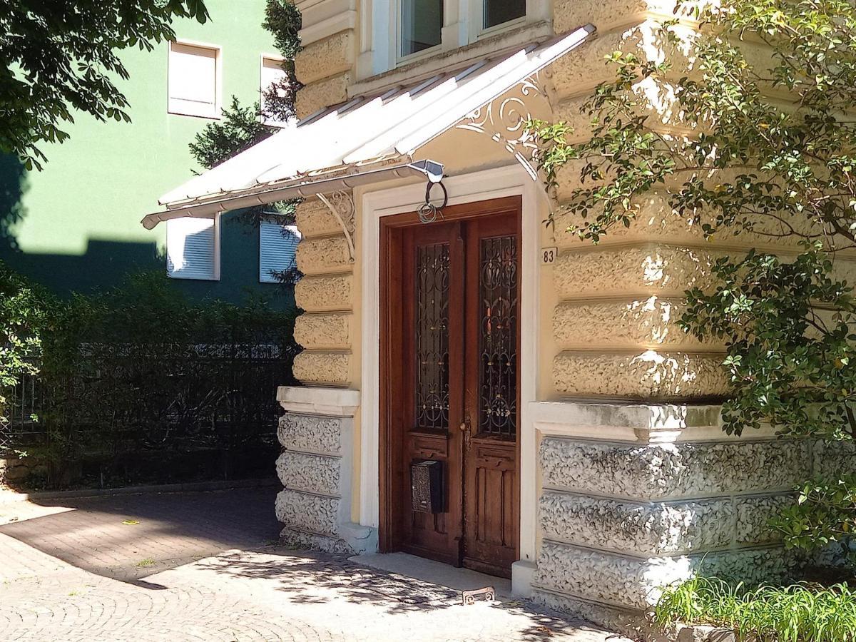 5-Zimmer-Appartement In Historischer Privatvilla, Meran Zentrum, Kostenloser Parkplatz Bagian luar foto