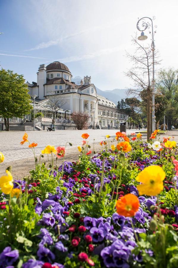 5-Zimmer-Appartement In Historischer Privatvilla, Meran Zentrum, Kostenloser Parkplatz Bagian luar foto