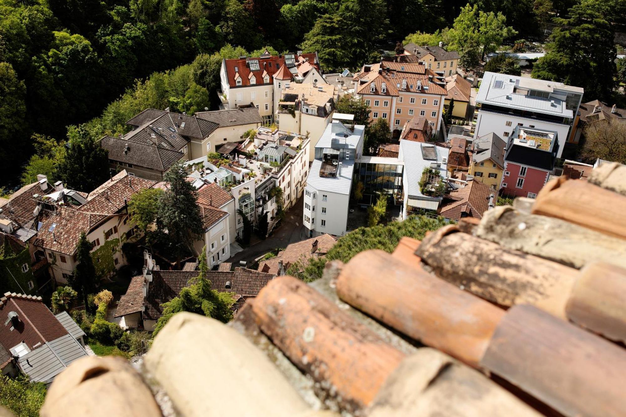 5-Zimmer-Appartement In Historischer Privatvilla, Meran Zentrum, Kostenloser Parkplatz Bagian luar foto